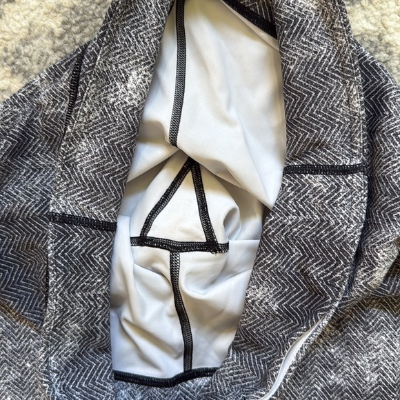 Lululemon Wunder Under Chevron Design Leggings - Picture 4 of 11